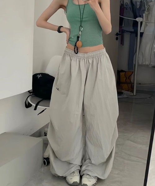 HALEY PESCA(ヘーリーペスカ)の「HALEY PESCA/ワイドレッグ ストリート カーゴパンツ(カーゴパンツ・レディース・グレー/ブラック・SMALL/MEDIUM/LARGE)」の6枚目の写真