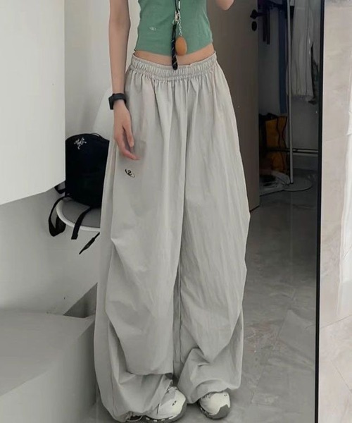 HALEY PESCA(ヘーリーペスカ)の「HALEY PESCA/ワイドレッグ ストリート カーゴパンツ(カーゴパンツ・レディース・グレー/ブラック・SMALL/MEDIUM/LARGE)」の8枚目の写真