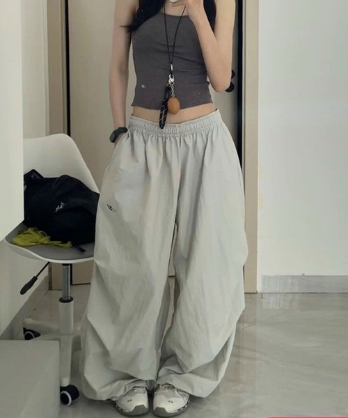 HALEY PESCA(ヘーリーペスカ)の「HALEY PESCA/ワイドレッグ ストリート カーゴパンツ(カーゴパンツ・レディース・グレー/ブラック・SMALL/MEDIUM/LARGE)」の9枚目の写真