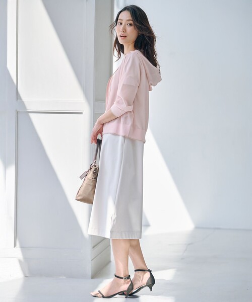 J.PRESS Ladies(J.プレス レディス)の「【WEB限定カラーあり・洗える】SHEER LIGHT KNIT ラメ パーカー(パーカー・レディース・ベージュ系/ピンク系/ネイビー系/ピーコックグリーン系/スカイブルー系/ホワイト系・SMALL)」の9枚目の写真