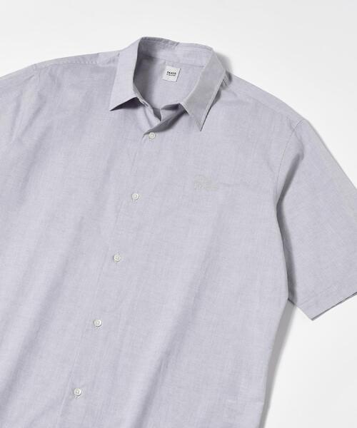 TAKEO KIKUCHI(タケオキクチ)の「【LIMITED】ワンポイントロゴ刺繍 綿麻半袖シャツ(シャツ/ブラウス・メンズ・ホワイト/ブラック/ネイビー/グレー/ブルー・01/02/03/04/05)」の4枚目の写真