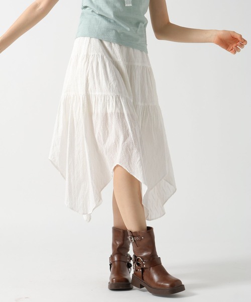 FOREVER 21（フォーエバー トゥエンティーワン）の「【2025SS】コットンティアードロングスカート（スカート・レディース・オフホワイト/ブラック・FREE）」の2枚目の写真