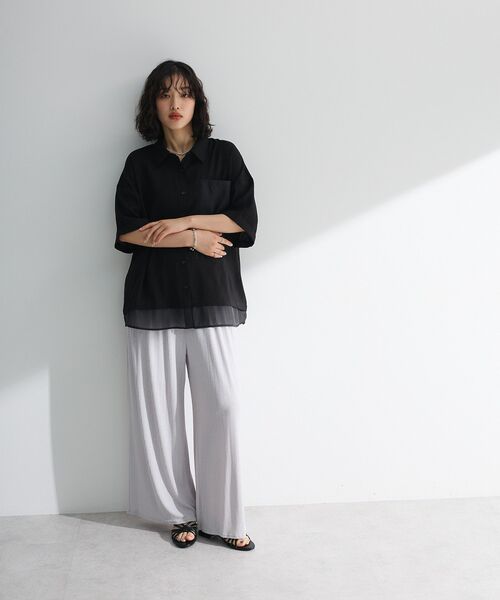 Green Parks(グリーンパークス)の「裾レイヤードショートスリーブシャツ(シャツ/ブラウス・レディース・ベージュ/オフホワイト/ブラック/サックスブルー・FREE)」の22枚目の写真