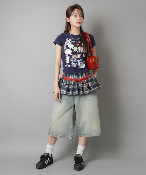 SPINNS(スピンズ)の「合皮ベルト/スタースタッズバックル(ベルト・レディース・ブラック/レッド・ONESIZE)」の11枚目の写真