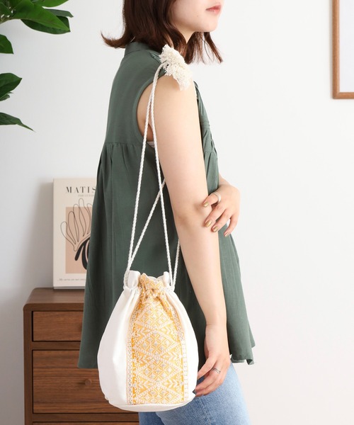 ハンドメイド❤️メリーボンボン丸底巾着トートバッグ！専用になります！ ハンドメイド❤️メリーボンボン丸底巾着トートバッグ！専用に