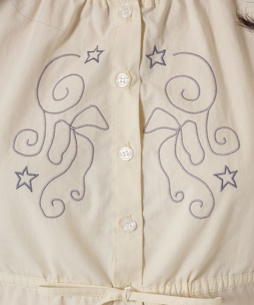 TINA：JOJUN 刺繍入り ウエストリボンブラウス TINA：JOJUN ブラウス シャツ 刺繍入り ウエストリボンブラウス