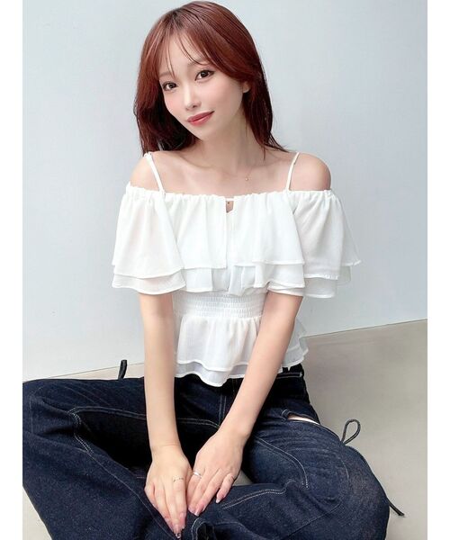 RESEXXY(リゼクシー)の「オフショルシャーリングチュニック(シャツ/ブラウス・レディース・ブラック/イエロー/ホワイト・FREE)」の13枚目の写真