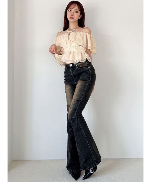 RESEXXY(リゼクシー)の「オフショルシャーリングチュニック(シャツ/ブラウス・レディース・ブラック/イエロー/ホワイト・FREE)」の18枚目の写真