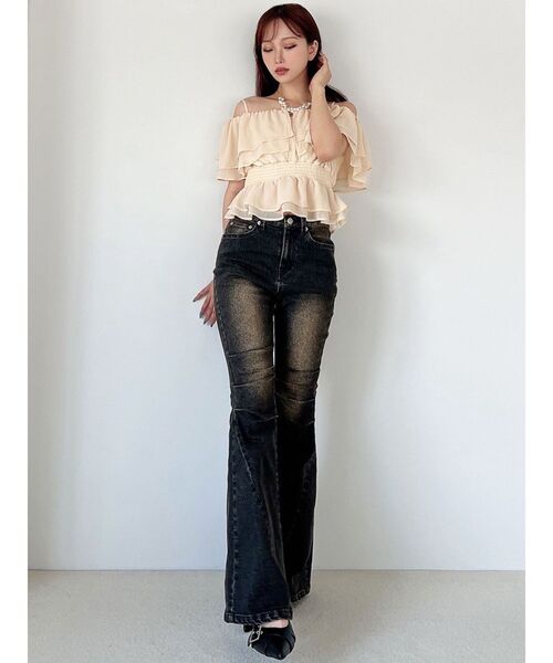 RESEXXY(リゼクシー)の「オフショルシャーリングチュニック(シャツ/ブラウス・レディース・ブラック/イエロー/ホワイト・FREE)」の19枚目の写真