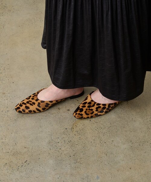 SHENERY（シーナリー）の「フラットハラコミュール（その他シューズ・レディース・ブラウン・37/36/38）」の2枚目の写真