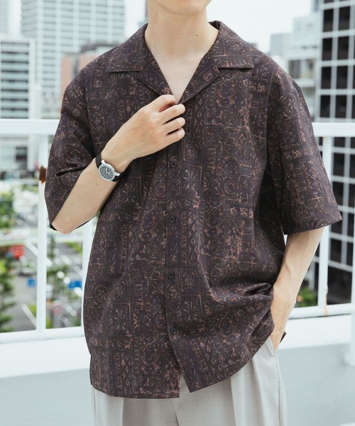 ITEMS URBANRESEARCH（アイテムズ アーバンリサーチ）の「Batik Print Open Collar shirts（シャツ/ブラウス・メンズ・ブラウン/カーキ/ブラック・MEDIUM/LARGE）」の3枚目の写真