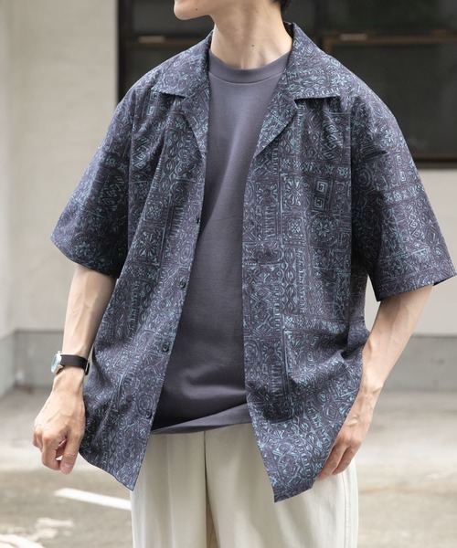 ITEMS URBANRESEARCH（アイテムズ アーバンリサーチ）の「Batik Print Open Collar shirts（シャツ/ブラウス・メンズ・ブラウン/カーキ/ブラック・MEDIUM/LARGE）」の2枚目の写真