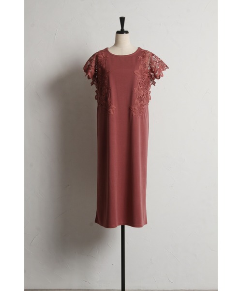 tocco closet(トッコ クローゼット)の「接触冷感♪サイドフラワーレース付きカットソーワンピース(ワンピース・レディース・グレイッシュベージュ/カーキ/ピンク/オフホワイト・M)」の14枚目の写真