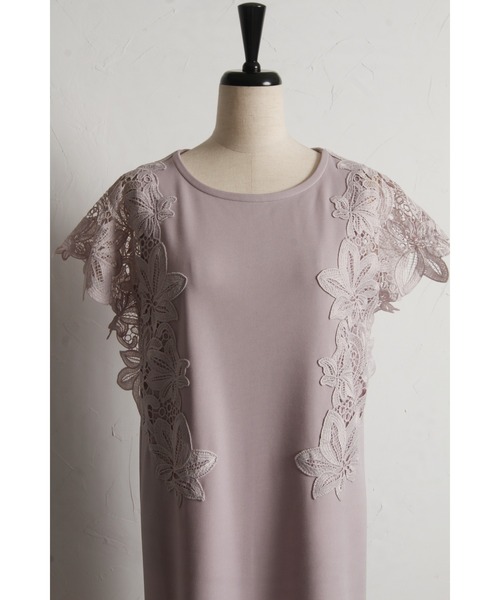 tocco closet(トッコ クローゼット)の「接触冷感♪サイドフラワーレース付きカットソーワンピース(ワンピース・レディース・グレイッシュベージュ/カーキ/ピンク/オフホワイト・M)」の19枚目の写真