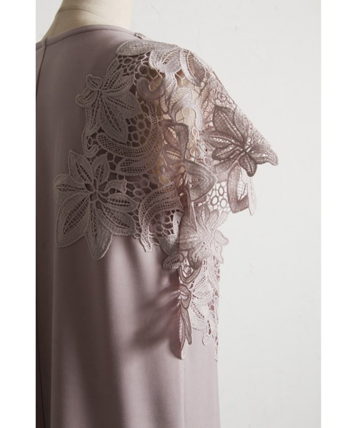 tocco closet(トッコ クローゼット)の「接触冷感♪サイドフラワーレース付きカットソーワンピース(ワンピース・レディース・グレイッシュベージュ/カーキ/ピンク/オフホワイト・M)」の22枚目の写真