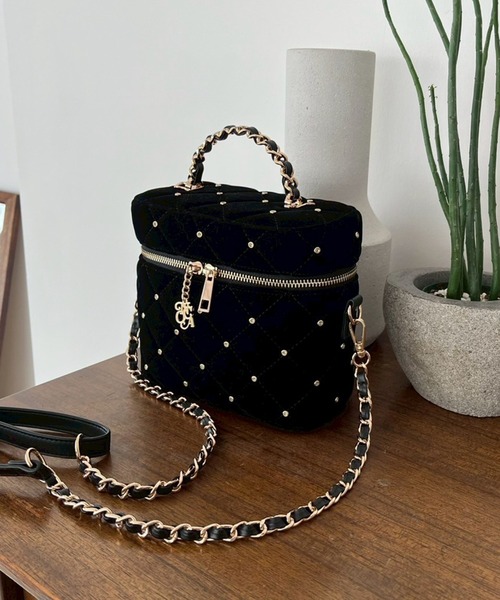 NICECLAUP チャーム付きキルティングバニティバッグ チャーム付きキルティングバニティBAG | レディースファッション
