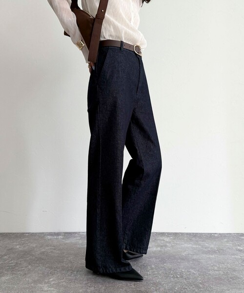 fredy emue（フレディエミュ）の「センタープレスデニムスラックス（デニムパンツ・レディース・ネイビー・34/38/36）」の12枚目の写真