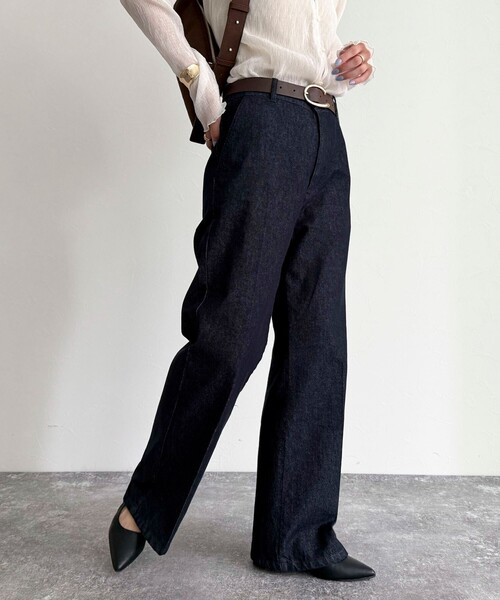 fredy emue（フレディエミュ）の「センタープレスデニムスラックス（デニムパンツ・レディース・ネイビー・34/38/36）」の15枚目の写真