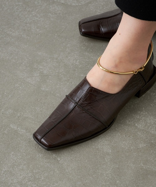 追加》GRISEレザースクエアクロスシームアンクルフラット