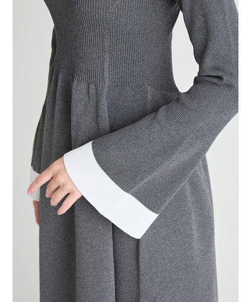 CELFORD（セルフォード）の「ベルスリーブホールガーメントニットワンピース（ワンピース・レディース・グレー/ブラック/レッド・36）」の8枚目の写真