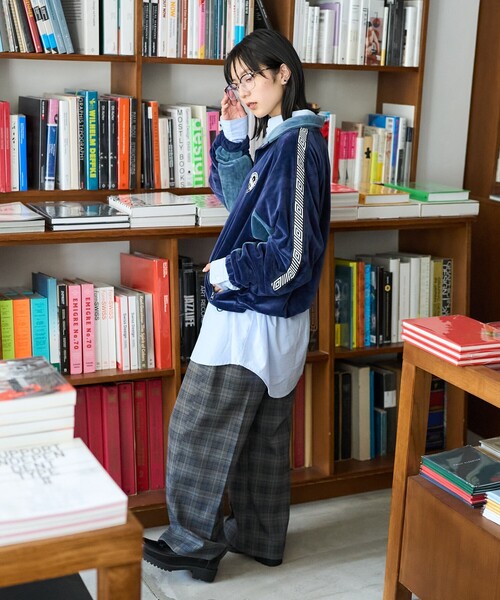 FREAK'S STORE（フリークスストア）の「UMBRO × FREAK'S STORE/アンブロ 別注 Velour Track Jacket/ベロアトラックジャケット【限定展開】（ジャージ・レディース・ブラウン/ワイン/ネイビー・ﾌﾘ-）」の22枚目の写真