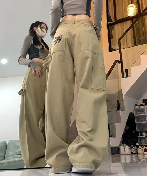 LADY LIKE(レディライク)の「バック刺繍入りペインターパンツ(チノパンツ・レディース・ダークベージュ/ネイビー・M/L/S)」の22枚目の写真