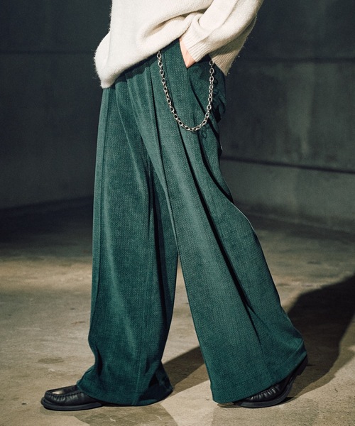 CASPER JOHN（キャスパージョン）の「Drape corduroy pants / ドレープコーデュロイパンツ（スラックス・メンズ・チャコールグレー/グレイッシュベージュ/ブラック/アイボリー/グリーン/ブラウン・LARGE/MEDIUM/SMALL/X-SMALL）」の6枚目の写真