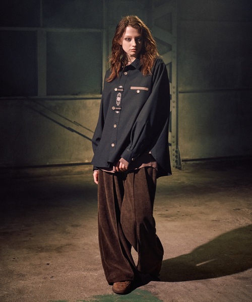 CASPER JOHN（キャスパージョン）の「Drape corduroy pants / ドレープコーデュロイパンツ（スラックス・メンズ・チャコールグレー/グレイッシュベージュ/ブラック/アイボリー/グリーン/ブラウン・LARGE/MEDIUM/SMALL/X-SMALL）」の10枚目の写真