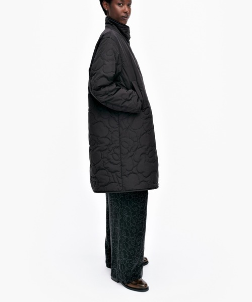 marimekko(マリメッコ)の「Keramika PiirtoUni / padded coat(ダウンジャケット/コート・レディース・ブラック・MEDIUM/X-LARGE/SMALL/LARGE/X-SMALL)」の2枚目の写真