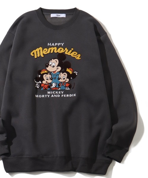 Disney（ディズニー）の「【Disney/ディズニー】 アートワーク デザイン 裏起毛 クルーネック スウェット ロングスリーブ トレーナー（スウェット・レディース・ベージュ系/ダークグレー/グレー系その他2/サックスブルー/グレー系その他/ベージュ系1/オートミール/マスタード/スミクロ/グリーン系その他/ブラック系その他7/グリーン/ベージュ系その他/ブラック系その他4/ブラック系その他6/クリーム/ブラック系その他3/ベージュ系その他3/ベージュ系その他5/ブラック/グレー系その他3/グレー系その他4/グリーン系その他2/グレー系その他5/ベージュ系その他6/ネイビー/ベージュ系その他7/ブラック系/ベージュ系その他2/ピンク/ベージュ系その他4/チャコールグレー/ネイビー系/杢グレー/ブラック系その他/ブラック系その他5/グレー系その他6/ブラック系その他2・L/M）」の6枚目の写真