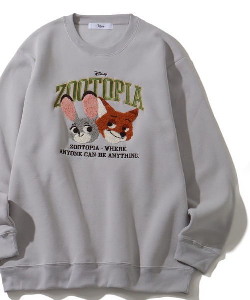 Disney（ディズニー）の「【Disney/ディズニー】 アートワーク デザイン 裏起毛 クルーネック スウェット ロングスリーブ トレーナー（スウェット・レディース・ベージュ系/ダークグレー/グレー系その他2/サックスブルー/グレー系その他/ベージュ系1/オートミール/マスタード/スミクロ/グリーン系その他/ブラック系その他7/グリーン/ベージュ系その他/ブラック系その他4/ブラック系その他6/クリーム/ブラック系その他3/ベージュ系その他3/ベージュ系その他5/ブラック/グレー系その他3/グレー系その他4/グリーン系その他2/グレー系その他5/ベージュ系その他6/ネイビー/ベージュ系その他7/ブラック系/ベージュ系その他2/ピンク/ベージュ系その他4/チャコールグレー/ネイビー系/杢グレー/ブラック系その他/ブラック系その他5/グレー系その他6/ブラック系その他2・L/M）」の18枚目の写真