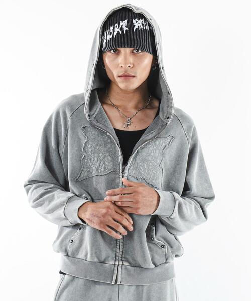 SHORT ROUND（ショートラウンド）の「SHORT ROUND/パウダーブリーチスタッズZIPパーカー（パーカー・メンズ・グレー/スミクロ・LARGE/MEDIUM）」の2枚目の写真