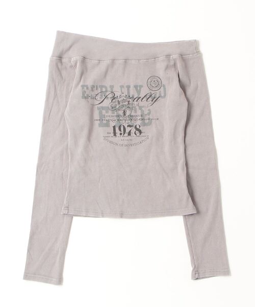 TITTY&CO.（ティティーアンドコー）の「オフショルレタリングトップス（Tシャツ/カットソー・レディース・グレー/ブラック・FREE）」の2枚目の写真