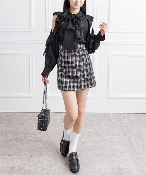 clear（クリア）の「前後2wayオープンショルダーリボンブラウス[大人 フェミニン ガーリー]（シャツ/ブラウス・レディース・モカ/オフホワイト/ブラック・F）」の4枚目の写真