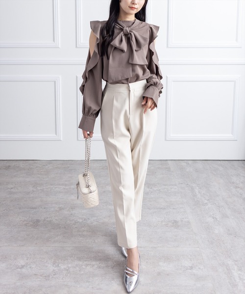 clear（クリア）の「前後2wayオープンショルダーリボンブラウス[大人 フェミニン ガーリー]（シャツ/ブラウス・レディース・モカ/オフホワイト/ブラック・F）」の6枚目の写真