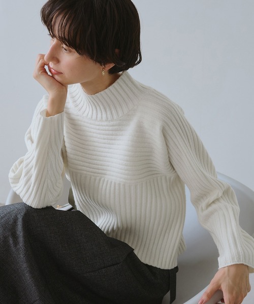 ROPE' PICNIC(ロペピクニック)の「もちもちリブ切り替えニットプルオーバー/イージーケア・リンクコーデ(ニット/セーター・レディース・グレー/レッド/オフホワイト/ベージュ/サックスブルー・M/L)」の2枚目の写真