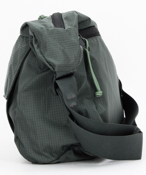 MYSTERY RANCH（ミステリーランチ）の「MYSTERY RANCH/ミステリーランチ INDIE（ショルダーバッグ・メンズ・ブラック/グレー/ベージュ・ONE SIZE）」の6枚目の写真