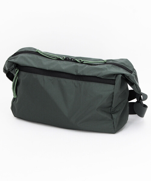 MYSTERY RANCH（ミステリーランチ）の「MYSTERY RANCH/ミステリーランチ INDIE（ショルダーバッグ・メンズ・ブラック/グレー/ベージュ・ONE SIZE）」の12枚目の写真