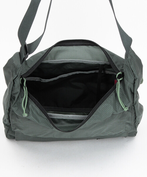 MYSTERY RANCH（ミステリーランチ）の「MYSTERY RANCH/ミステリーランチ INDIE（ショルダーバッグ・メンズ・ブラック/グレー/ベージュ・ONE SIZE）」の8枚目の写真