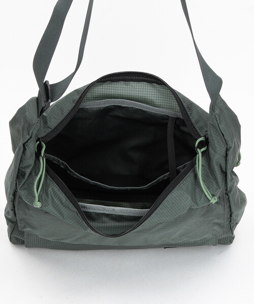 MYSTERY RANCH（ミステリーランチ）の「MYSTERY RANCH/ミステリーランチ INDIE（ショルダーバッグ・メンズ・ブラック/グレー/ベージュ・ONE SIZE）」の7枚目の写真