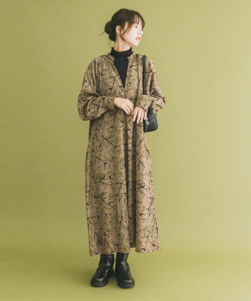 ITEMS URBANRESEARCH(アイテムズ アーバンリサーチ)の「フラワープリントワンピース(ワンピース・レディース・ブラック/ブラウン・FREE)」の8枚目の写真
