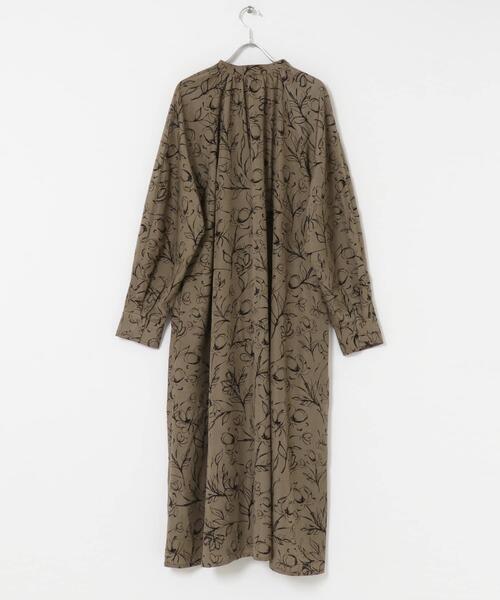 ITEMS URBANRESEARCH(アイテムズ アーバンリサーチ)の「フラワープリントワンピース(ワンピース・レディース・ブラック/ブラウン・FREE)」の13枚目の写真