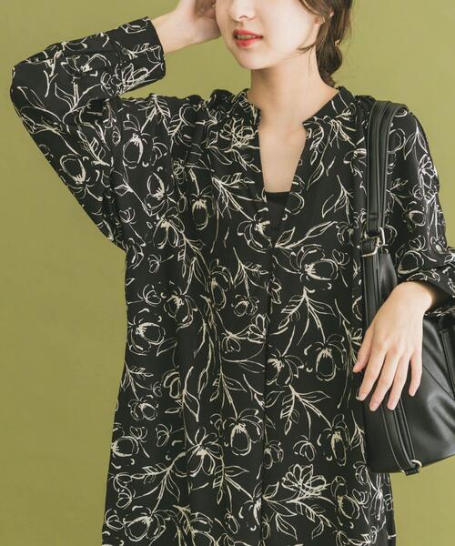 ITEMS URBANRESEARCH(アイテムズ アーバンリサーチ)の「フラワープリントワンピース(ワンピース・レディース・ブラック/ブラウン・FREE)」の16枚目の写真