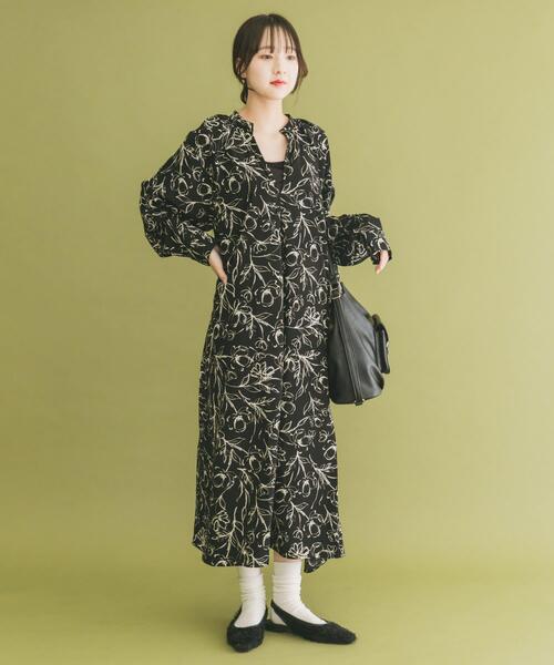ITEMS URBANRESEARCH(アイテムズ アーバンリサーチ)の「フラワープリントワンピース(ワンピース・レディース・ブラック/ブラウン・FREE)」の19枚目の写真
