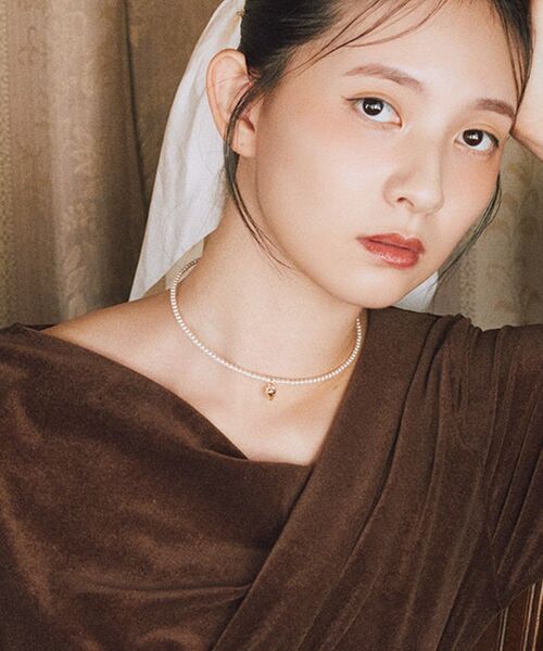 earth music&ecology（アースミュージックアンドエコロジー）の「モチーフワンタッチチョーカー（チョーカー・レディース・シルバー/ゴールド・F）」の5枚目の写真