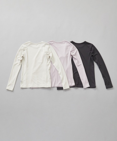 Julier Yoga and Relax(ジュリエヨガアンドリラックス)の「Julier ジェントルスムースロングスリーブプルオーバー(Tシャツ/カットソー・レディース・ベージュ/チャコール/ラベンダー・1/0)」の5枚目の写真