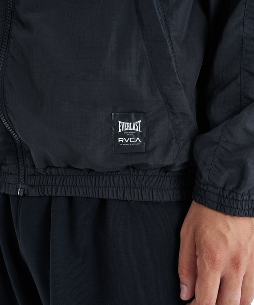 EVERLAST(スポーツ・ライフスタイル)(エバーラスト)の「RVCA メンズ RVCA×EVERLAST LIGHT JACKET ジャケット 【2025年秋冬モデル】/ルーカエバーラストコラボブルゾン(ブルゾン・メンズ・オリーブ/ブラック・X-LARGE/LARGE/MEDIUM/SMALL)」の12枚目の写真