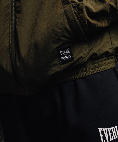 EVERLAST(スポーツ・ライフスタイル)(エバーラスト)の「RVCA メンズ RVCA×EVERLAST LIGHT JACKET ジャケット 【2025年秋冬モデル】/ルーカエバーラストコラボブルゾン(ブルゾン・メンズ・オリーブ/ブラック・X-LARGE/LARGE/MEDIUM/SMALL)」の9枚目の写真