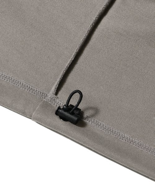 MUSINSA STANDARD（ムシンサスタンダード）の「フラットテリーオーバーサイズストリングスウェットシャツ[ダスティベージュ]（スウェット・メンズ・その他・SMALL/MEDIUM/X-LARGE/XX-LARGE/XXX-LARGE）」の9枚目の写真