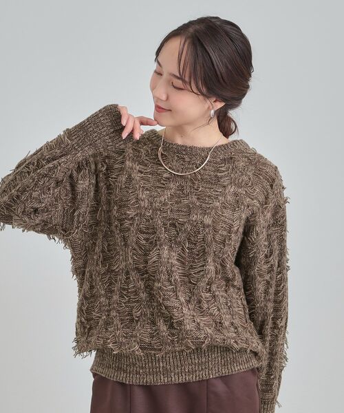 SHOO・LA・RUE(シューラルー)の「【S-LL】大人も着やすいシックなカラー 主役級フリンジニット(ニット/セーター・レディース・アイボリー/ブラック系4/ダークブラウン系4・01/02/03/04)」の5枚目の写真